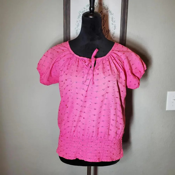 Bobbie Brooks Ladies' Pink Embroidered Short Sleeve Peasant Blouse Size Medium - Picture 2 of 12